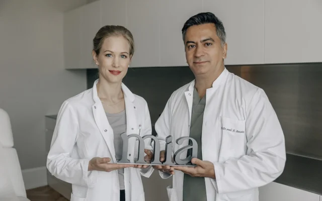 Ärzte Martina Schneider und Farid Rezaeian